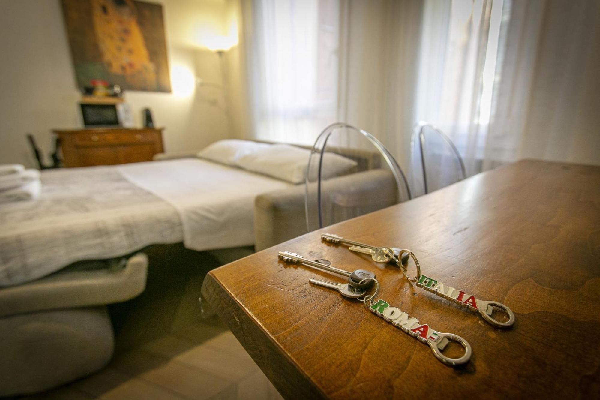 Trevi Little Palace #3 โรม ภายนอก รูปภาพ